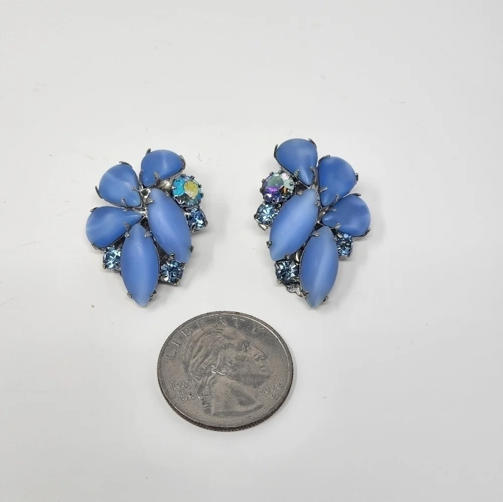 VINTAGE LAVENDER RINEESTONE CLIP-ON EARRINGS - Picture 3 of 4